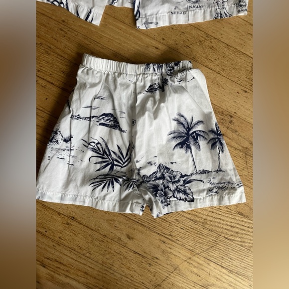 Tropical print Hawaiian shirt and shorts set - Picture 6 of 8